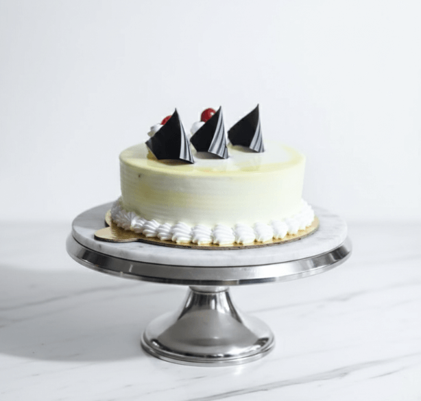 Designer Pineapple Cream Cake